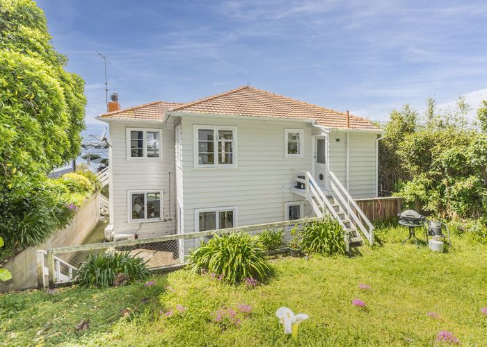  at 168 Sutherland Road, Lyall Bay, Wellington
