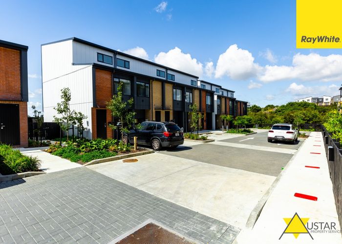  at 27 Parkwood Avenue, Westgate, Waitakere City, Auckland