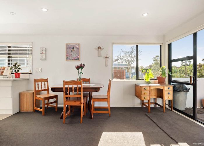  at 6/12 Wernham Place, Northcote, North Shore City, Auckland