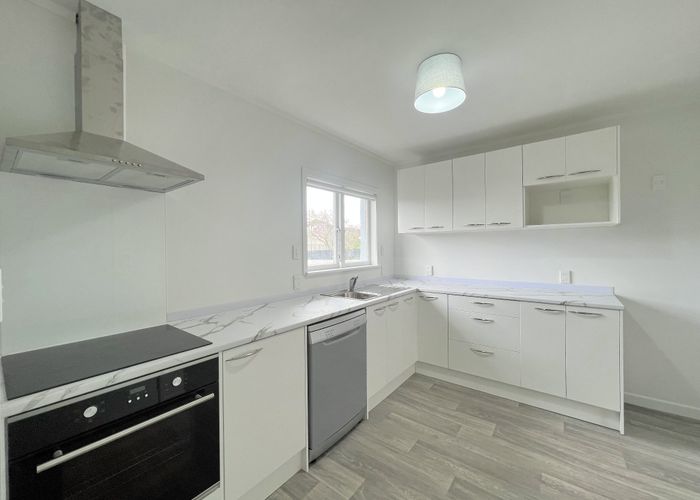  at 2/36 Leonard Road, Mount Wellington, Auckland City, Auckland