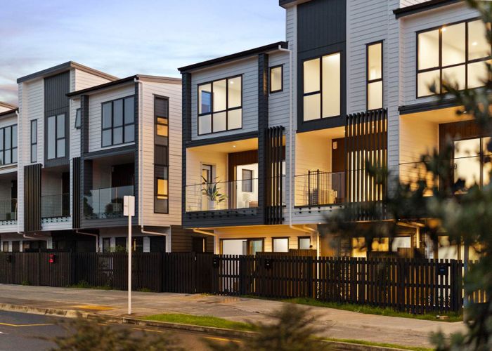  at 8/10 Scott Road, Hobsonville, Waitakere City, Auckland
