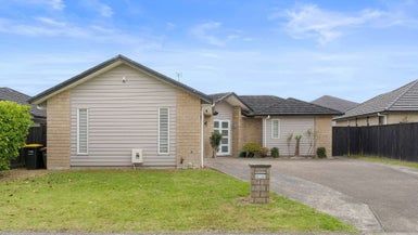  at 32 Castellina Drive, Karaka, Papakura