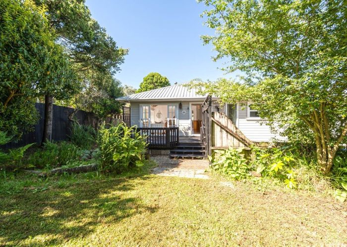  at 1/84 West Coast Road, Glen Eden, Waitakere City, Auckland