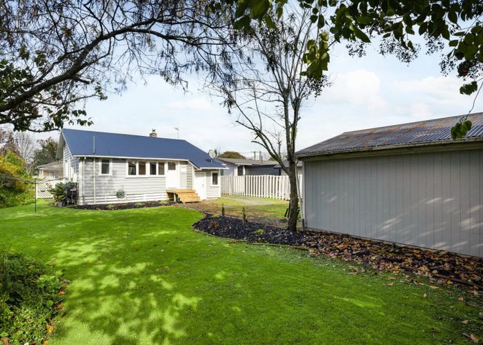  at 19 Bettina Road, Fairfield, Hamilton