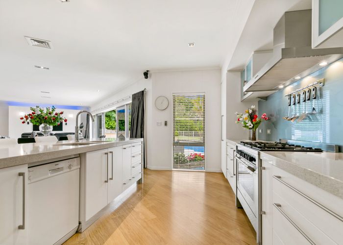  at 7 Burgundy Park Avenue, Henderson, Waitakere City, Auckland