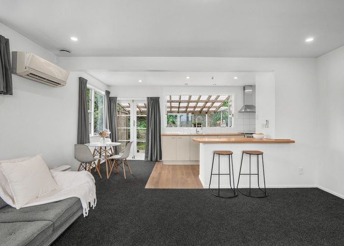  at 9 Laburnum Grove, Maungaraki, Lower Hutt, Wellington