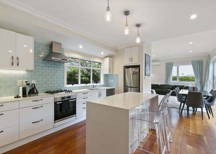  at 10 Inglis Street, Seatoun, Wellington