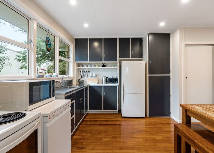  at 19 Jane Grove, Paparangi, Wellington