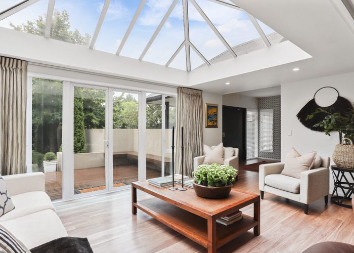  at 1/253 Memorial Avenue, Burnside, Christchurch City, Canterbury