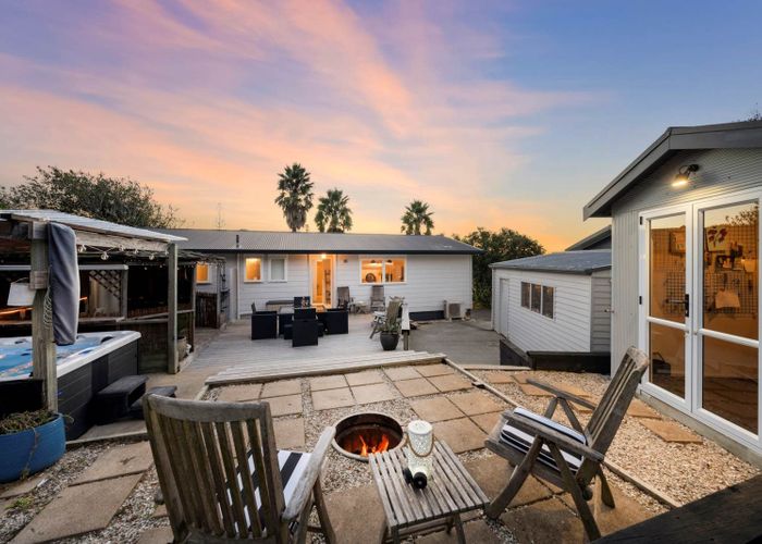  at 16 Gilshennan Valley, Red Beach, Rodney, Auckland
