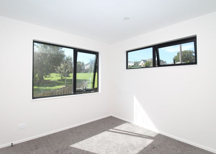  at 7E Spears Place, Botany Downs, Manukau City, Auckland