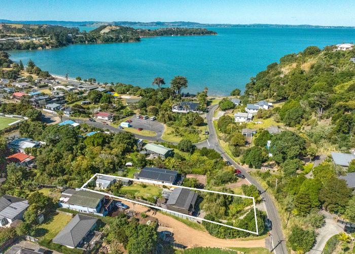  at 35 Lannan Road, Surfdale, Waiheke Island