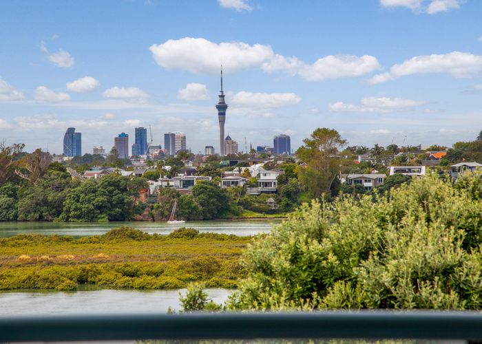  at 7 Bangor Street, Point Chevalier, Auckland