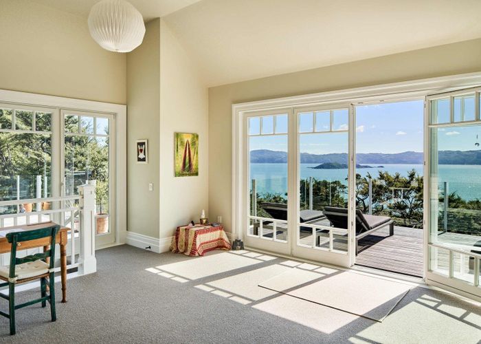  at 18 Huia Road, Days Bay, Eastbourne, Lower Hutt, Wellington