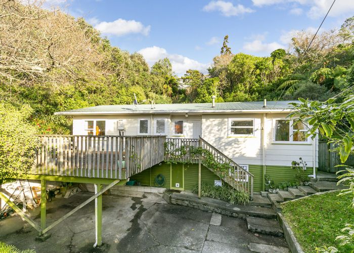  at 21 Alwyn Place, Newlands, Wellington