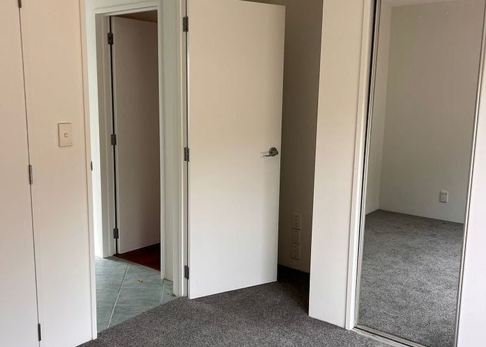  at 662B Beach Road, Browns Bay, North Shore City, Auckland