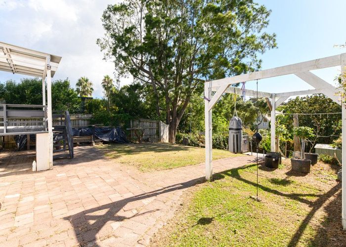  at 24 Sealy Road, Torbay, Auckland