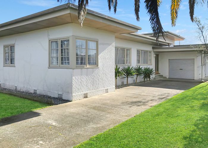  at 303 College Street, West End, Palmerston North, Manawatu / Whanganui