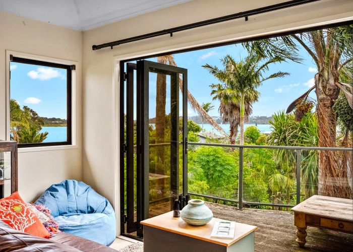  at 4 Twin Wharf Road, Herald Island, Waitakere City, Auckland