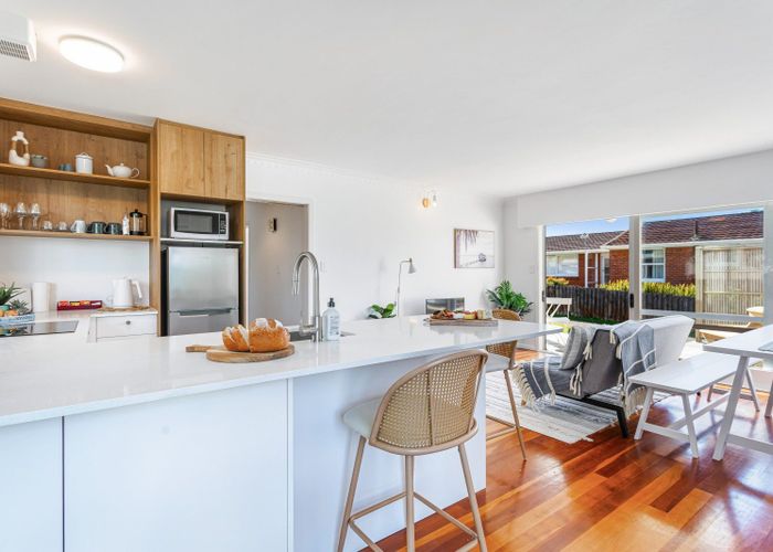  at 2/7 Onepoto Road, Hauraki, North Shore City, Auckland