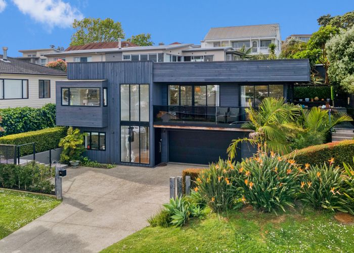  at 2B Churchill Road, Murrays Bay, Auckland