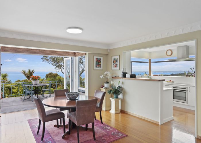  at 98 Takahe Road, Titirangi, Auckland