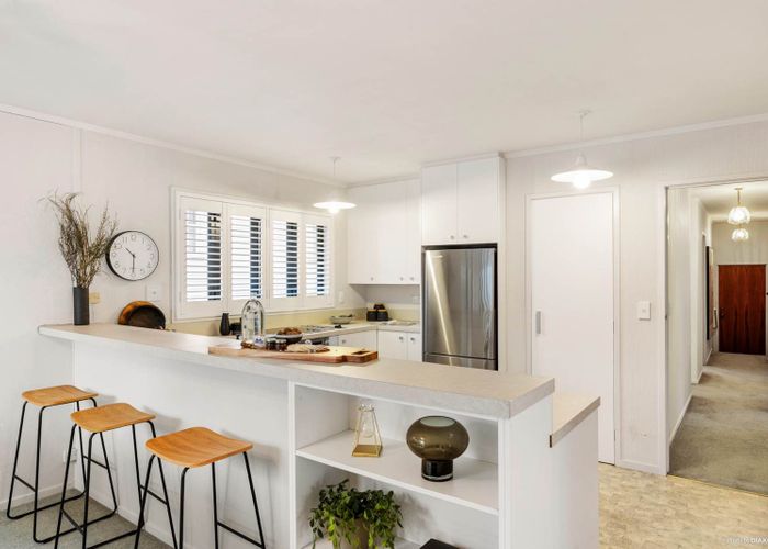  at 1/11 Smale Street, Point Chevalier, Auckland City, Auckland
