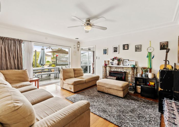  at 8 White Road, Manurewa, Auckland