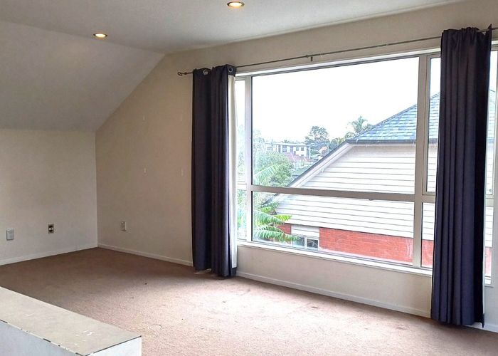  at 33 Mount Roskill Road, Mount Roskill, Auckland City, Auckland