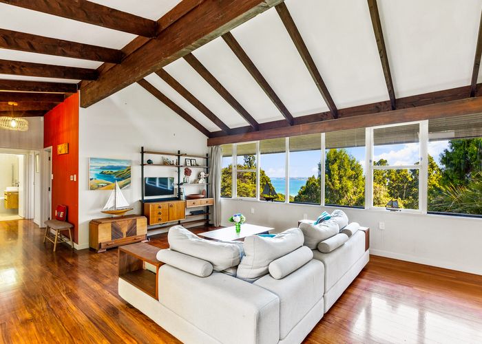  at 10 Rangiwai Road, Titirangi, Auckland