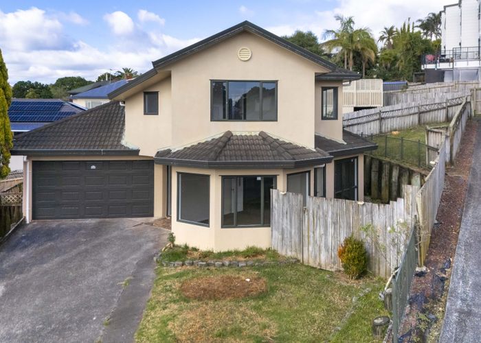  at 2/14 Mossop Rise, Glenfield, North Shore City, Auckland