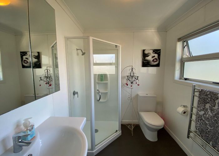  at 32 Charlemont Street, Whitiora, Hamilton