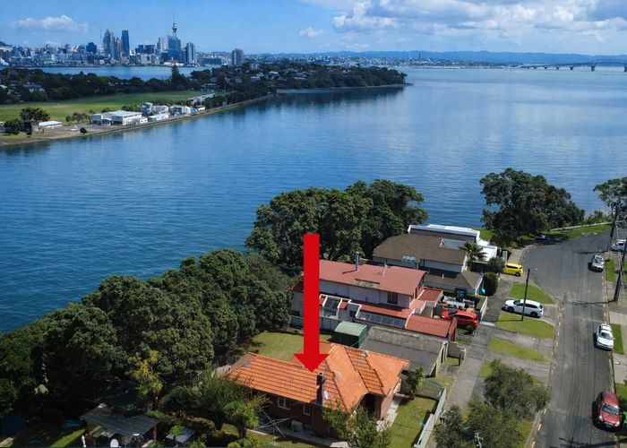  at 79 Ngataringa Road, Devonport, North Shore City, Auckland