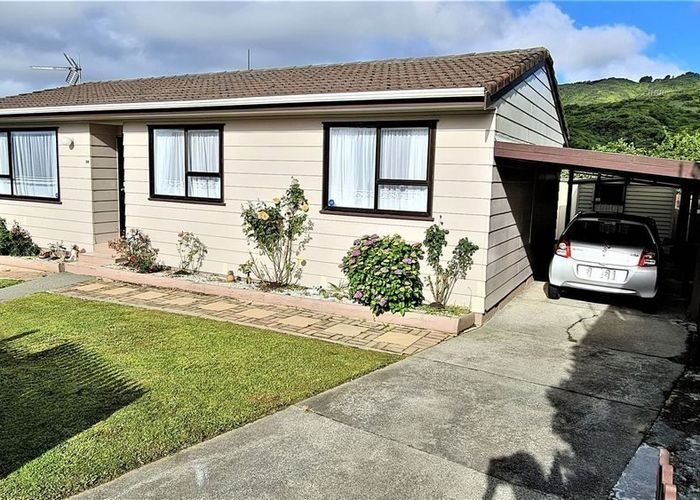  at 33 Nassau Avenue, Grenada North, Wellington
