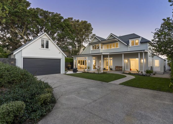  at 21 Norwood Road, Bayswater, North Shore City, Auckland