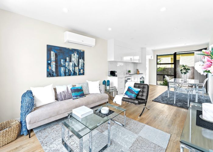  at 9/8 Bagnall Avenue, Point England, Auckland