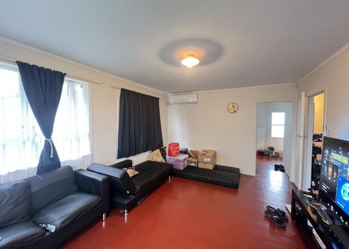  at 31 Riverpark Crescent, Henderson, Waitakere City, Auckland