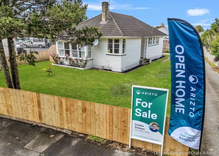  at 102 Holland Road, Fairfield, Hamilton