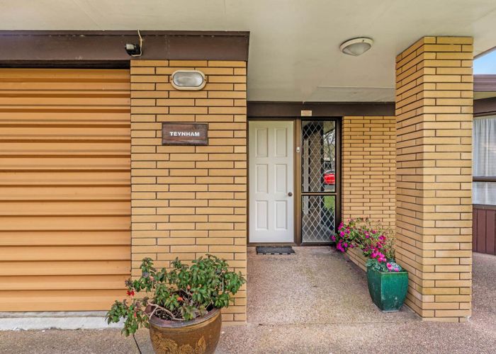  at 17  Parramatta Place, Botany Downs, Manukau City, Auckland