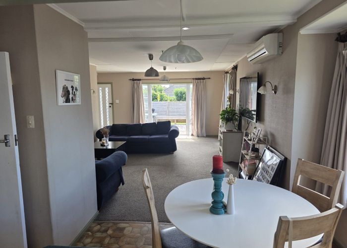  at 8 Karaka Street, Merrilands, New Plymouth, Taranaki