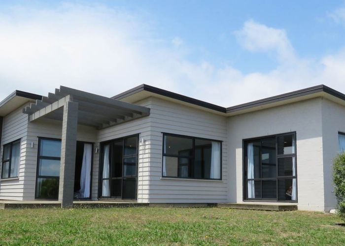  at 18 Kibblewhite Avenue, Beachlands, Auckland