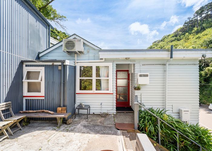  at 1 & 2/1 Entrance Street, Aro Valley, Wellington, Wellington