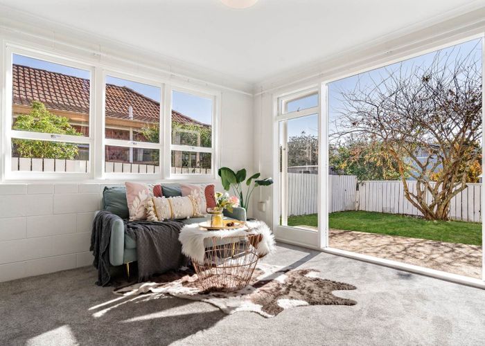  at 2/80 Donovan Street, Blockhouse Bay, Auckland City, Auckland