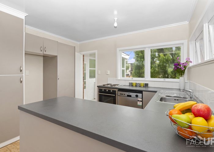  at 2/6 Corunna Road, Milford, Auckland