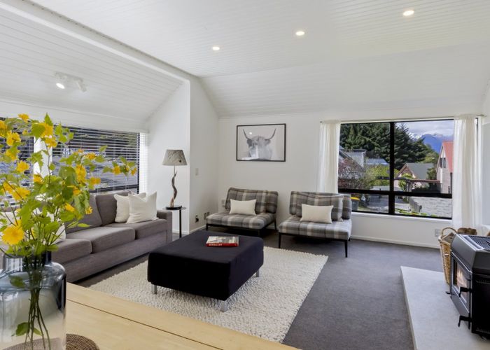  at 24 Williams Street, Sunshine Bay, Queenstown-Lakes, Otago