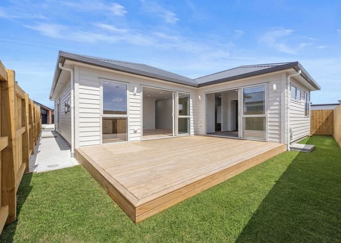  at 5 Tuwai Crescent, Opaheke, Papakura, Auckland