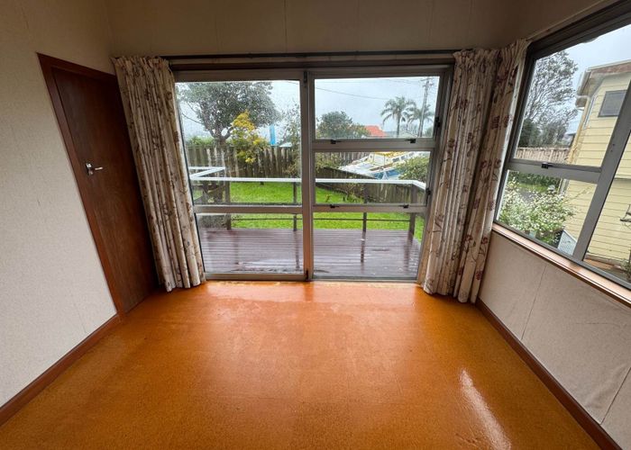  at 59 Deep Creek Road, Waiake, North Shore City, Auckland