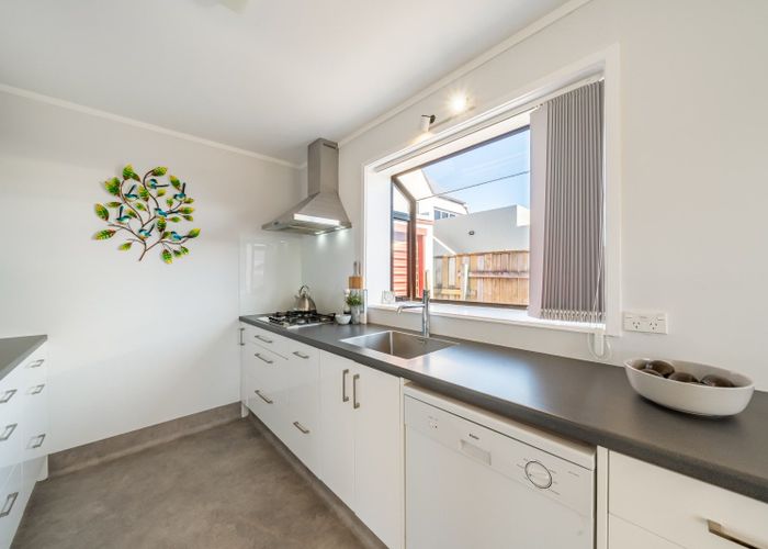  at 2/16 King Street, Petone, Lower Hutt