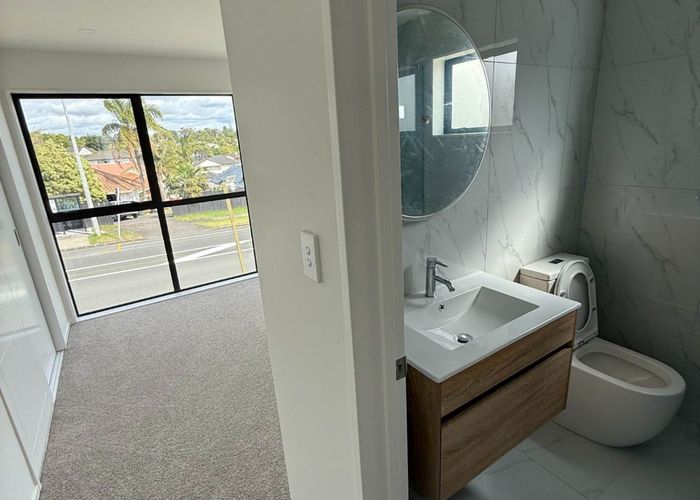  at 4/800 Chapel Road, Northpark, Manukau City, Auckland