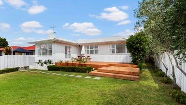  at 61 Glen Marine Parade, Glendene, Auckland
